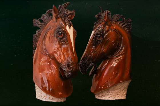 CAVALOS EM PORCELANA