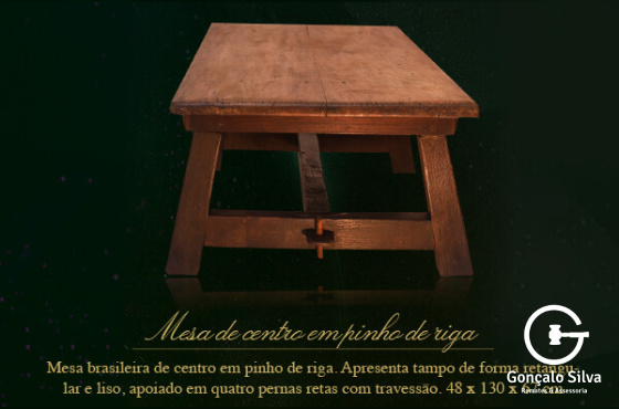MESA DE CENTRO EM PINHO DE RIGA