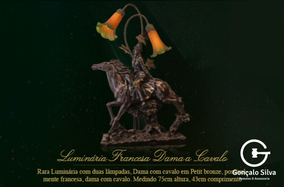 LUMINÁRIA FRANCESA "DAMA A CAVALO"