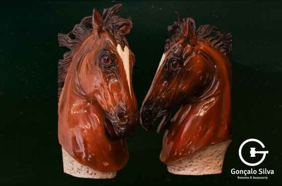 CAVALOS EM PORCELANA