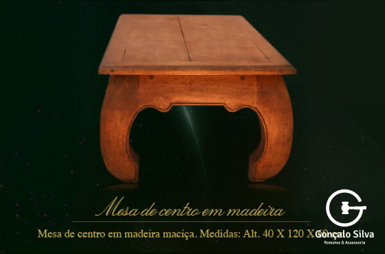 MESA DE CENTRO EM MADEIRA